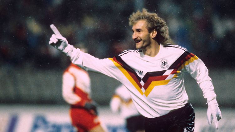 34 deutsche Fußballgrößen haben bisher Einzug in die Ruhemshalle des deutschen Fußballs in Dortmund gefunden. Unter anderem Rudi Völler kommt nun hinzu.