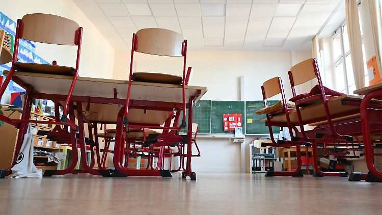 Leere Klassenräume, verwaiste Schulen: Wann kann Deutschland in der Coronavirus-Pandemie wieder zum Alltag zurückkehren?