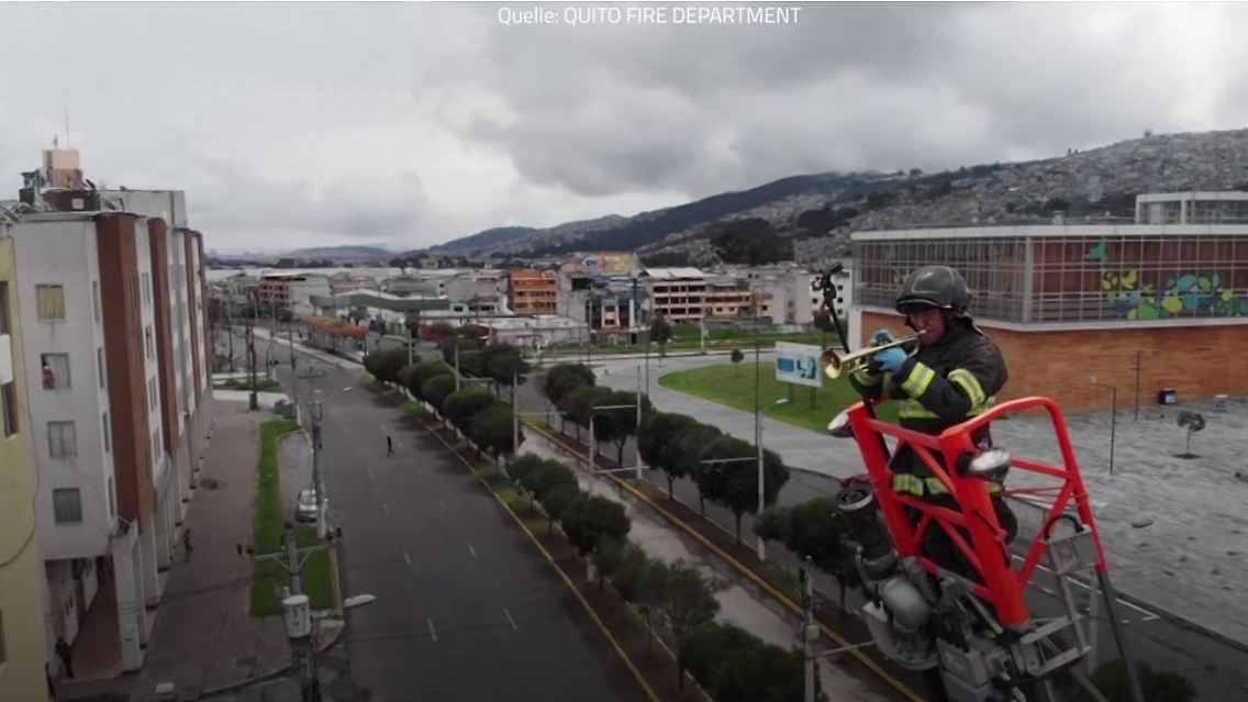 Feuerwehr Ecuador.JPG