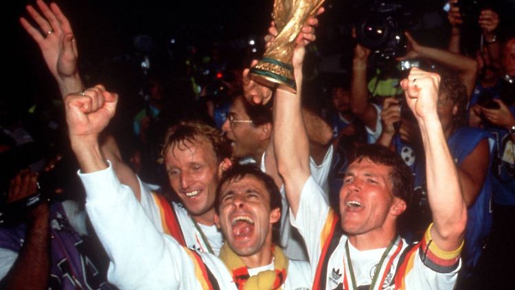 Littbarski ist beim WM-Triumph 1990 auf dem sportlichen Olymp angekommen.