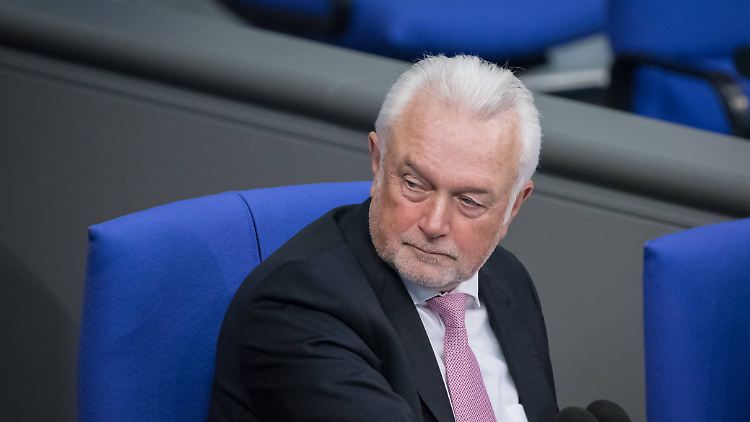 Die Grundrechtsbeschränkungen müssten regelmäßig geprüft und bewertet werden, findet Kubicki.
