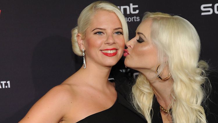 Meist ist Jenny Frankhauser so blond wie ihre Halbschwester Daniela Katzenberger.