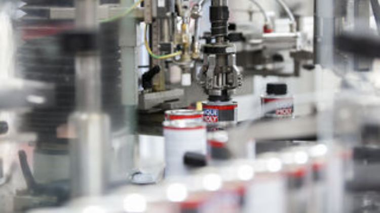 Liqui Moly überraschte vergangene Woche mit einer großzügigen Spende: Rettungsdiensten und der Feuerwehr spendete der Mittelständler Öl- und Additivprodukte im Wert von einer Million Euro.