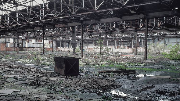 Eine verfallene Fabrik in den Midlands.