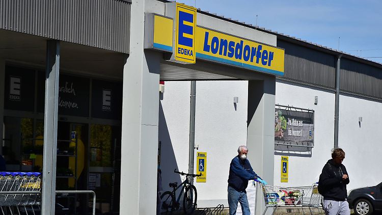 Eine Wärmebildkamera am Eingang des Edeka "Lonsdorfer" sollte die Körpertemperatur aller eintretenden Kunden messen und prüfen, ob sie Fieber haben.