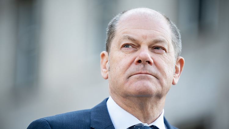 Möglicherweise müsse der Konsum nach der Krise wieder angekurbelt werden, sagte Scholz.