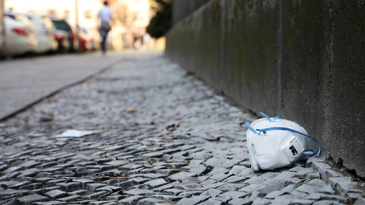 In Mecklenburg-Vorpommern und Sachsen soll das Tragen von Masken im ÖPNV die Ausbreitung des Virus weiter eindämmen.
