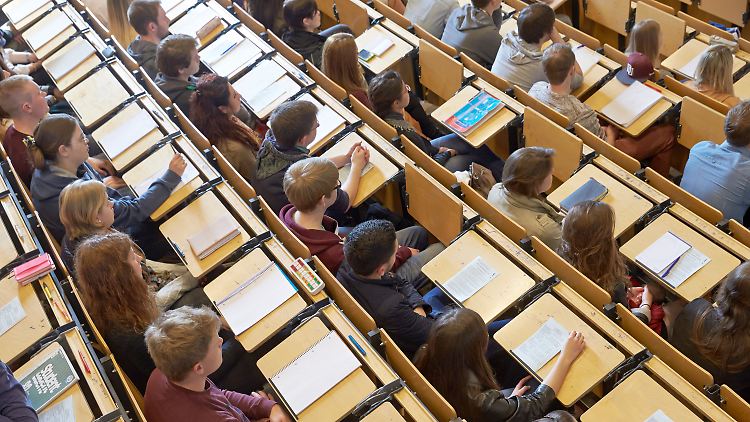 Für viele Studenten ist ein Job unerlässlich, um das Studium zu finanzieren. 