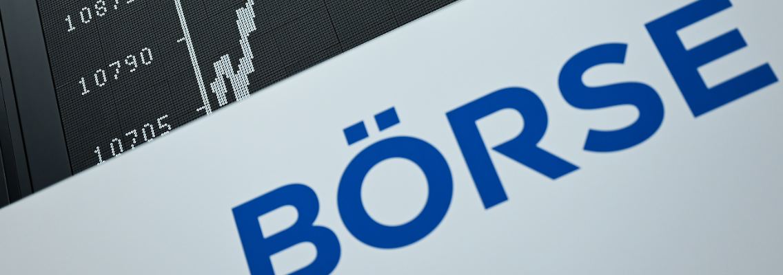 "Der Dax stößt die Tür nach oben auf", kommentiert Jochen Stanzl von CMC Markets.
