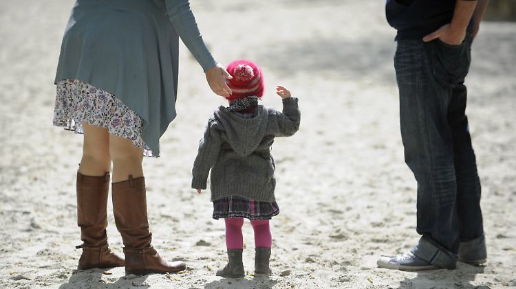 Die Regeln für den Elterngeldbezug sollen gelockert werden.