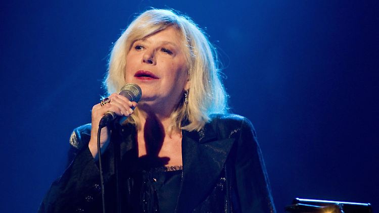 Marianne Faithfull 