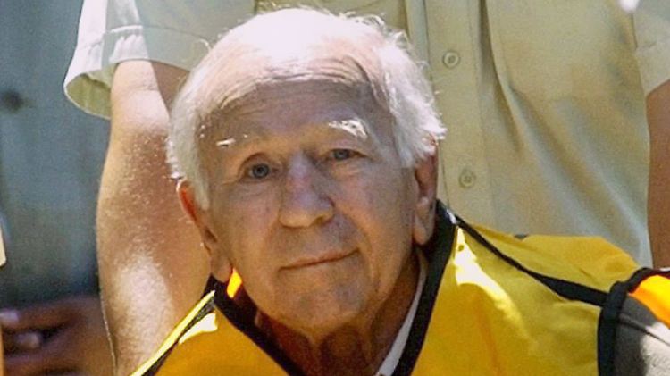 1961 floh der ehemalige Jugendpfleger Paul Schäfer vor drohender Strafverfolgung in Deutschland nach Chile und gründete rund 400 Kilometer südlich von Santiago  die Colonia Dignidad. 