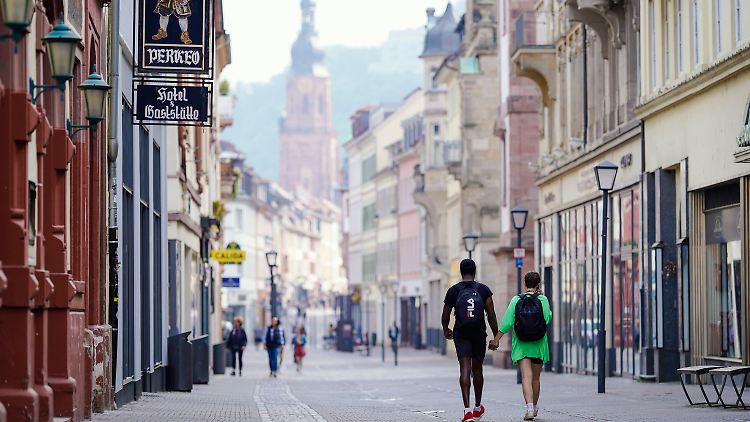 Wenig los in deutschen Einkaufsstraßen. Das ändert sich vorerst nur etappenweise.