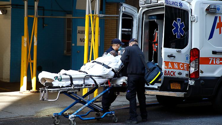 Das Mount Sinai Krankenhaus in New York ist mit Covid-19-Patienten total ausgelastet.