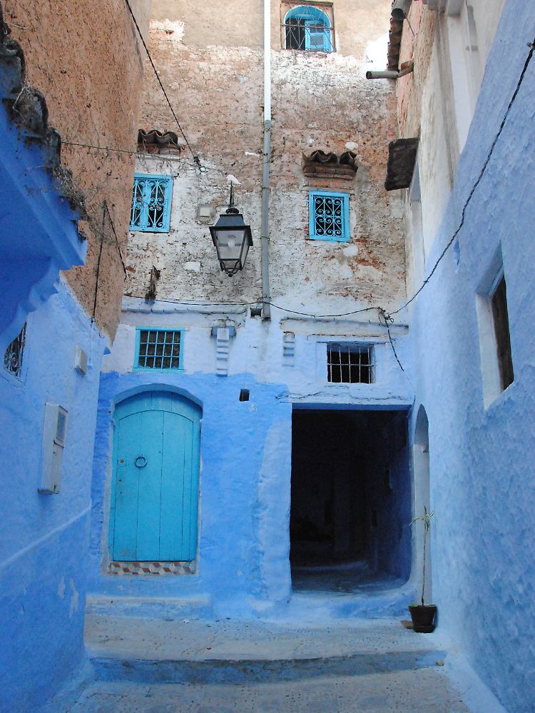 Gegen den bösen Blick: Das Blau der Wände in Chefchaouen soll Unheil abhalten. Außerdem sieht es gut aus.