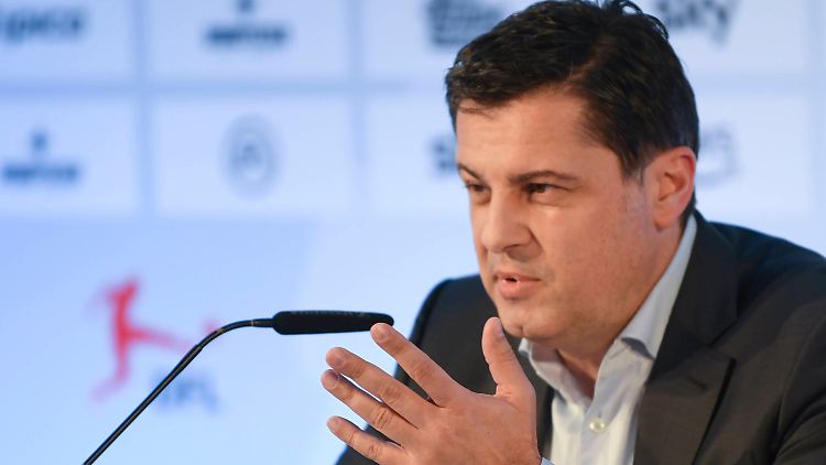 DFB-Boss Seifert hofft auf eine Fortsetzung der Liga.