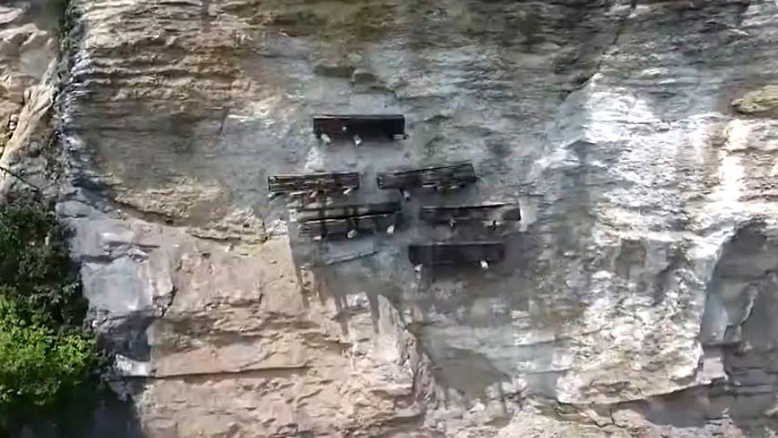 Hängende Särge China.JPG