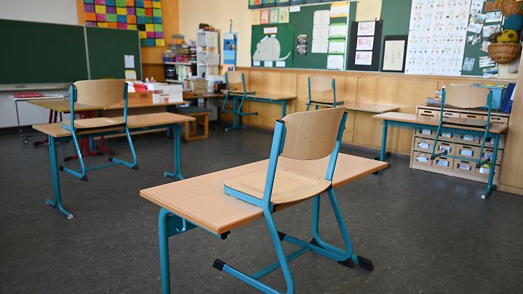 Bis Ende Juni soll in Grundschulen und Kitas in Baden-Württemberg wieder Normalität einkehren.