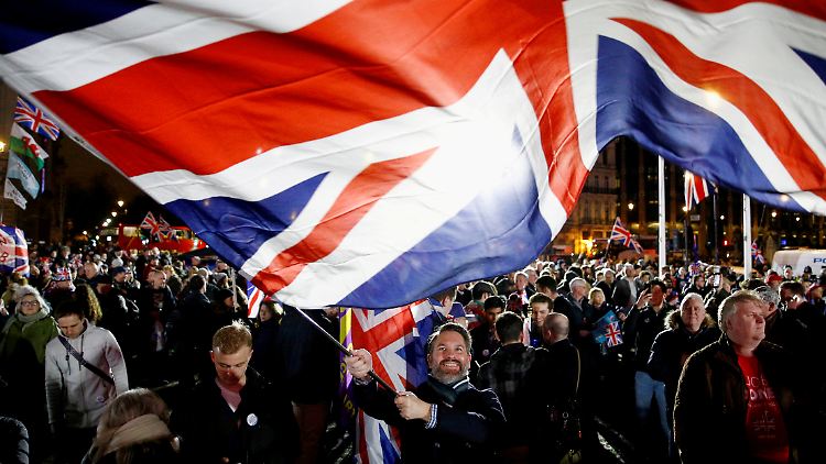 Zum Jahreswechsel feierten manche Briten den Austritt des Landes aus der EU. Doch nun stehen schwierige Verhandlungen bevor, unter Zeitdruck.