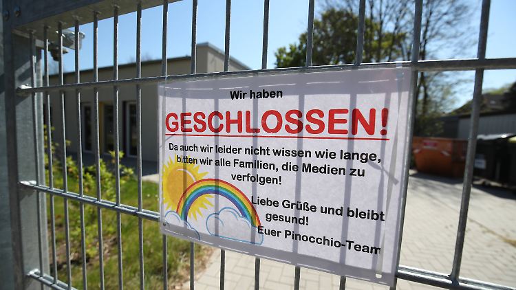 Bis zum 30. April soll ein Beschlussvorschlag der Familienminister darüber vorliegen, wie es mit den Kitas weitergeht.