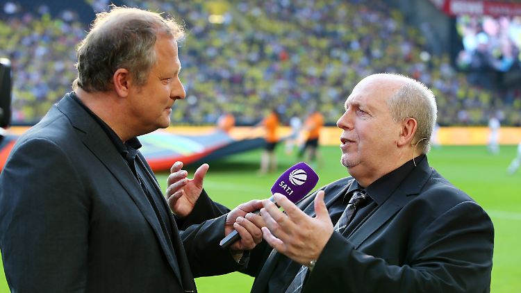 Hansi Küpper (links), hier 2013 im Gespräch mit Rainer Calmund, schwärmt vom BVB und von Jürgen Klopp.