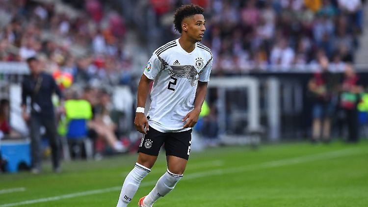 Thilo Kehrer büffelt lieber BWL, als an der Konsole zu zocken oder in den sozialen Medien unterwegs zu sein.
