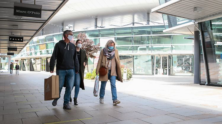 Einkaufen mit viel Platz: eine Einkaufsstraße in Wolfsburg.