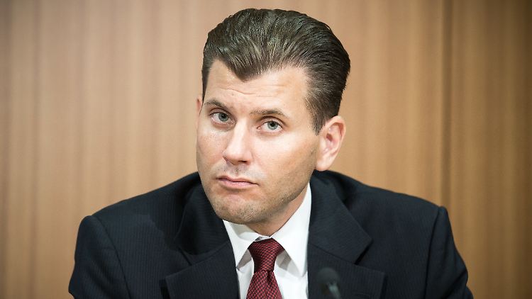 Lüth  soll sich selbst als "Faschist" bezeichnet und mit Bezug auf seinen Großvater von seiner "arischen" Abstammung gesprochen haben.