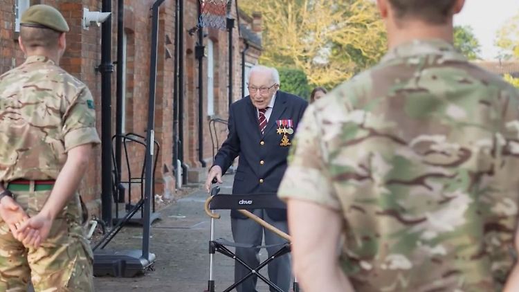 Captain Tom Charts Großbritannien.JPG