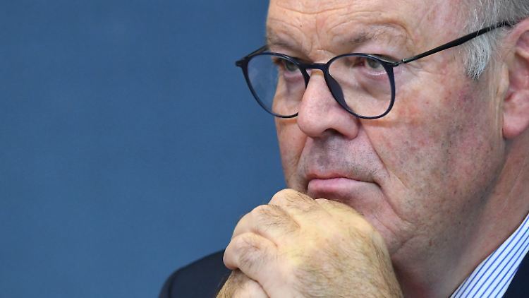 Tritt zurück, um "möglichen politischen Schaden" abzuwenden: Kiels Innenminister Grote.