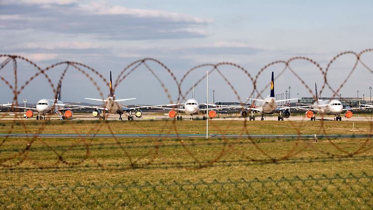 Dauerparker: Lufthansa-Maschinen in Berlin Schönefeld. 