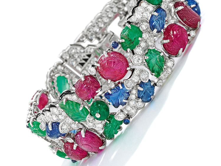 Das Armband wurde ca. 1930 hergestellt.