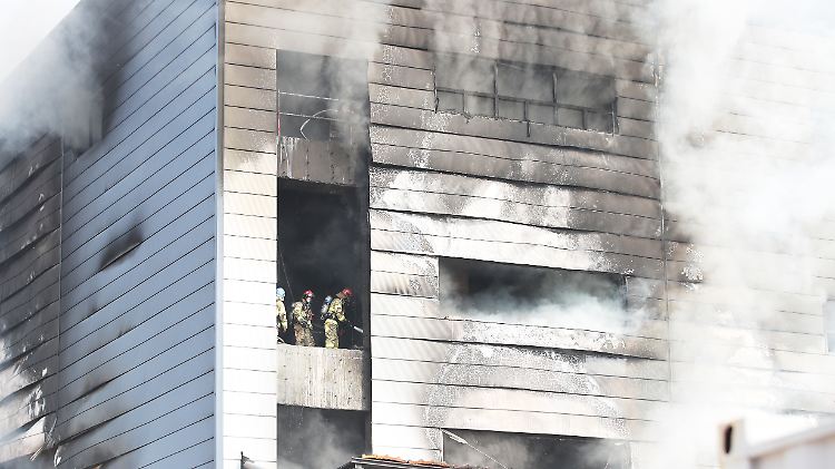 Offenbar breitete sich das Feuer sehr schnell aus, sodass sich die Menschen nicht rechtzeitig in Sicherheit bringen konnten.