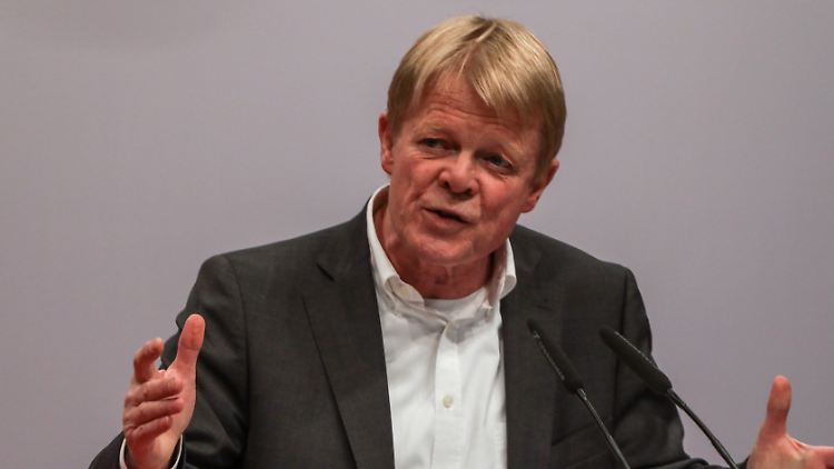 Reiner Hoffmann unterstützt die Idee, Bürger durch Konsumgutscheine zu entlasten.