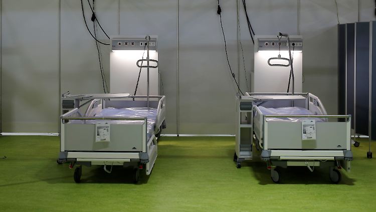 Noch werden die Betten in den Messehallen nicht gebraucht.