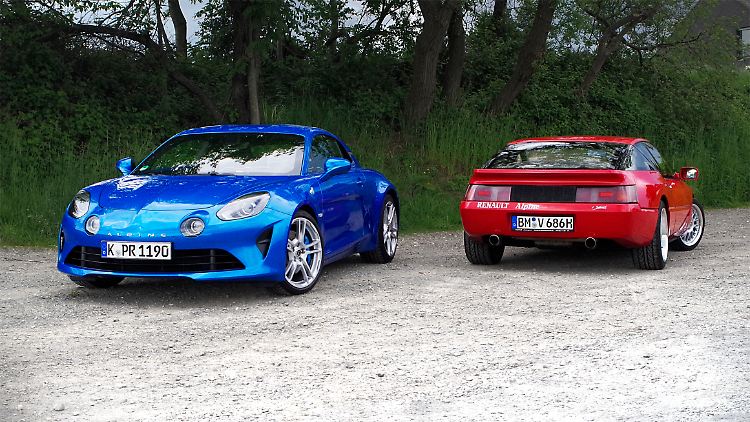 Historische Alpine A110 und moderne A110: Das sieht nach einer Traumkombination aus.