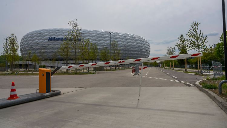 Noch gibt's keine Erlaubnis, wieder Bundesliga-Fußball zu spielen.