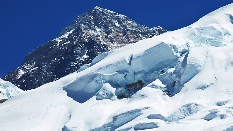 Der höchste Punkt der Erde: der 8848 Meter hohe Mount Everest