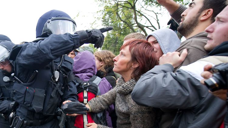 Wutbürger vs. deeskalierende Polizisten: So sehen die Verantwortlichen den Einsatz am "Schwarzen Donnerstag".