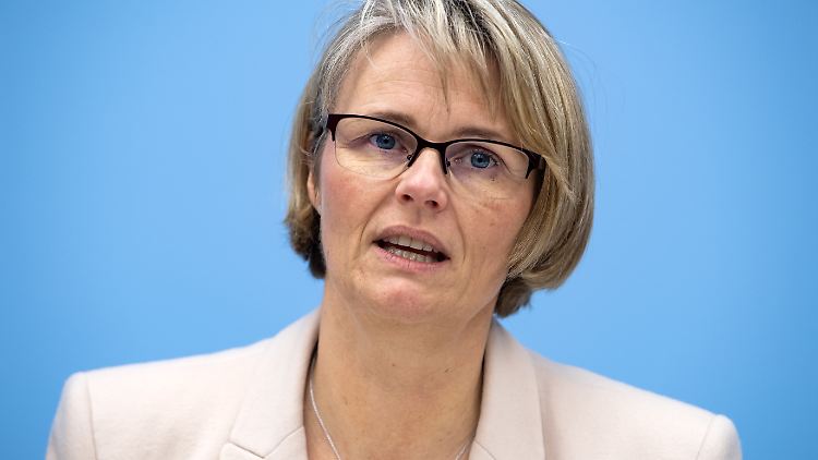 Die Ministerin dämpft die Erwartungen an den Impfstoff-Durchbruch.