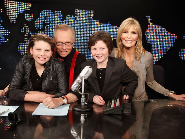Hat genug mit seiner Familie zu tun: Larry King und seine Frau Shawne mit den Kindern.
