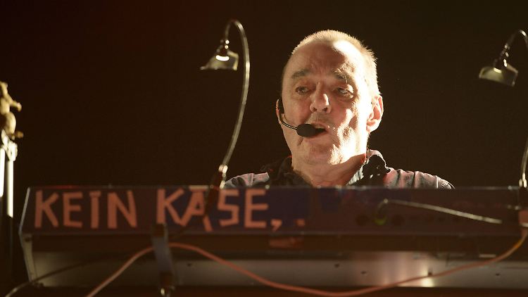 Dave Greenfield spielte bei The Stranglers die Keyboards.