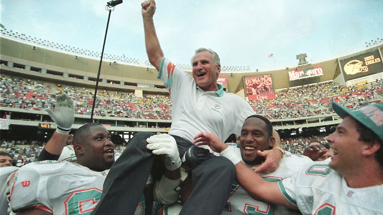 33 Saisons verbrachte Don Shula als Headcoach in der NFL - und nur zwei davon beendete er mit einer negativen Bilanz.