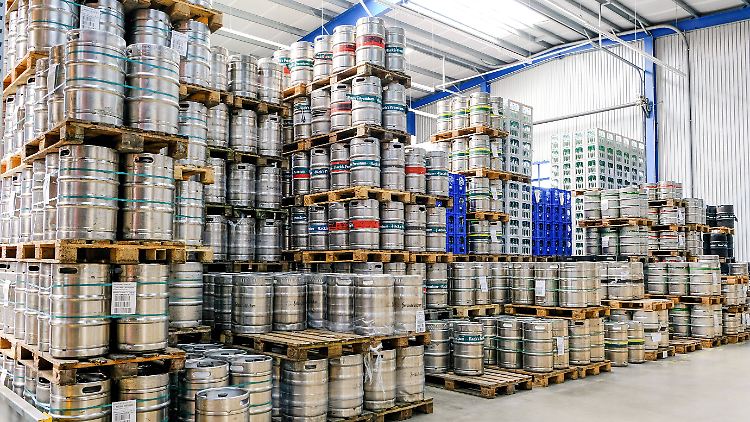 Die über 1500 Brauereien in Deutschland werden während der Corona-Krise ihr Bier nicht los.