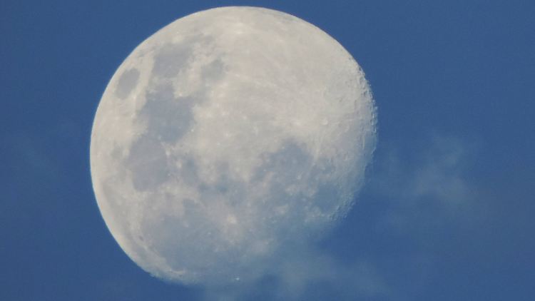 Der Mond setzt doch Kohlenstoff frei - die Erkenntnis hat Bedeutung für Theorien zur Mondentstehung.
