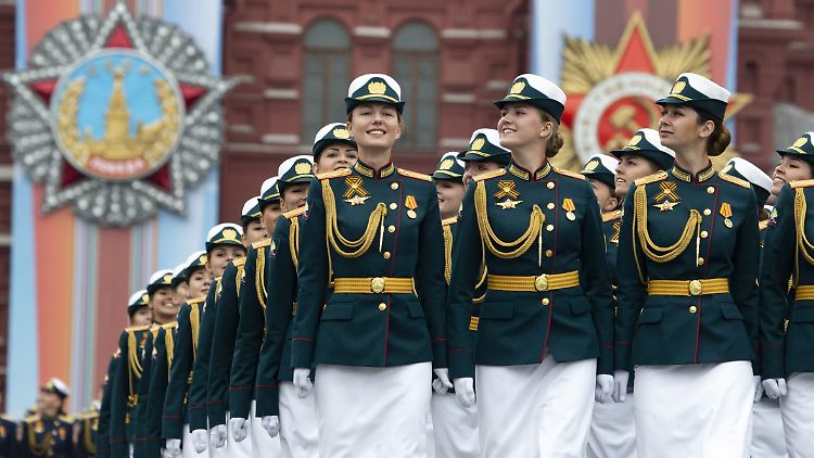 13.000 Soldaten nahmen im vergangenen Jahr an der Parade in der russischen Hauptstadt teil.