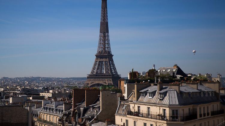 In Frankreich bleiben die Ausgangsbeschränkungen weiter streng, um aus dem Haus zu gehen, ist aber demnächst zumindest kein Passierschein mehr notwendig.