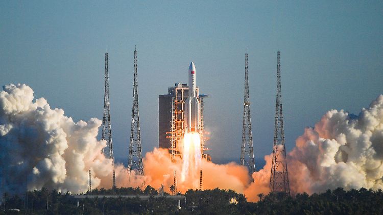 Die Trägerrakete "Langer Marsch 5B" ist am Dienstag abgehoben.