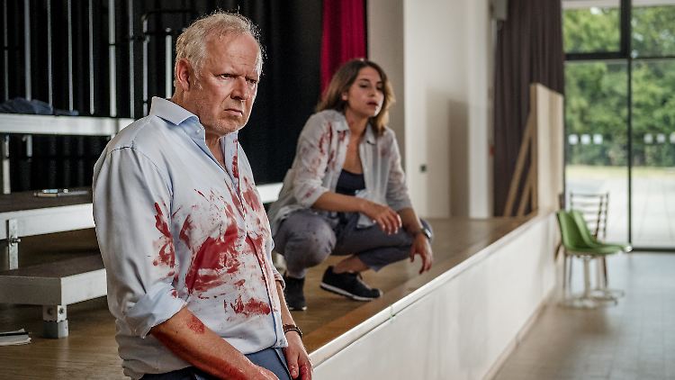 Müssen erstmal das blutige Ende ihres Vernehmungs-Workshops verdauen: Borowski (Axel Milberg) und Sahin (Almila Bagriacik).