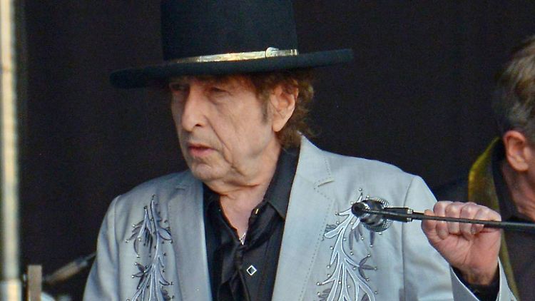 Seit dem Literatur-Nobelpreis verstummt: Jetzt ist Bob Dylan wieder da.